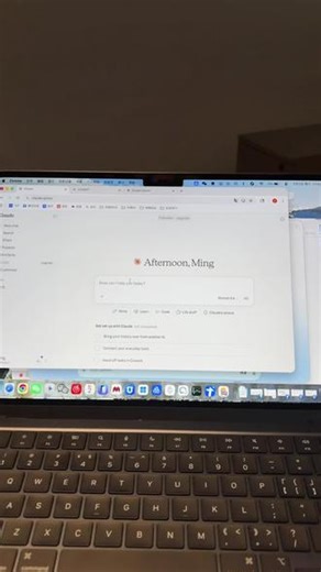 Claude 是 ai 中的神 现在终于理解为什么大家都推荐#claude ，#克劳德 这玩儿意是真好用，哪怕是免费版本的，也能理解而且可以直接生成文件，不用自己复制了，说实话做的还真不错。#ChatGPT 免费版也挺好用，理解能力和排版都还不错，而且限额挺高的。#gemini 不但不好用还限额，要不是有会员就不用它了。