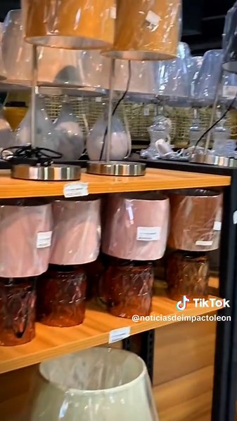 Tienda China Revive Plaza Venecia en León