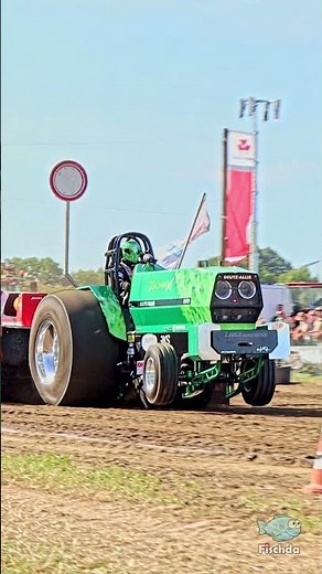 Deutz Allis 9170 Superstock - 'Dschinni Evolution' beim Tractor Pulling Sonsbeck 2025 mit Problemen