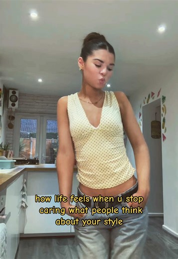 loving my new outfit from @MOTEL #motelrocks #motelsamplesale #motelrocksjeans #motelrocksoutfit