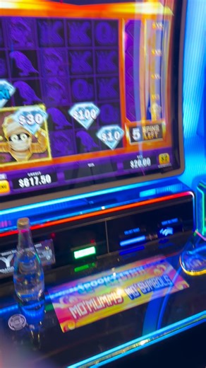 Rever Oraha on Instagram: "Subscribe to super gambler YouTube channel to watch more videos ! #casino #supergambler #subscribe #game #giveaway#juego #donar #娱乐＃影片＃#老虎机#有趣#游 ※#표로#juego#오락#동영상#카지노#게임#치#치못으"