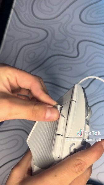 Reviewing The G 502 Gaming Mouse #gamingmouse #tech #logitech #viralvideo #techtok #CapCut