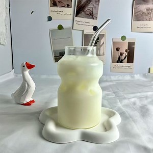 [Hot Item] Unique Shape Memory Shape Milk Glass Juice Coffee Cocktail Cup with Straw