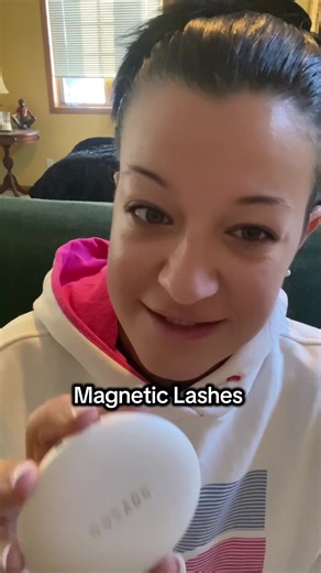 Master Magnetic Lashes: Easy Application Tips