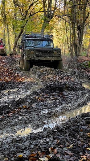903K views · 4.4K reactions | When all the beans isn't quite enough beans #landroverseries #offroad #4x4 #overland #britishcars #discovery #4wd #offroading #mud #adventure #explore #onelifeliveit #lrm #landrovermonthly | Land Rover Monthly | Facebook