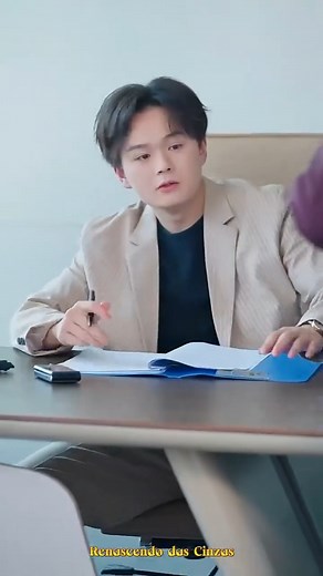 94K views · 5K reactions | https://cps-front.shorttv.live/app-api/ext/20251019GnvUHdmVPv O pobre menino tentou muito agradar à sua família, mas foi abandonado e morreu envenenado. Renasceu acidentalmente há 10 anos e cortou a relação com a sua família. Com a memória da sua vida passada, ganhou centenas de biliões e tornou-se o homem mais rico, tornando fora do seu alcance todos aqueles que o desprezavam! | Kristina Morrison | Facebook