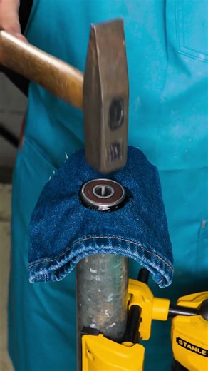 Using old jeans to tighten a loose bolt! 👖🔧 #toolhacks