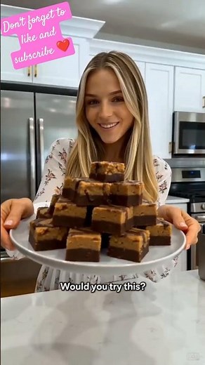 🔥 I Can't Stop Eating This 3-Ingredient Peanut Butter Fudge! 🥜🍫 #foodshorts