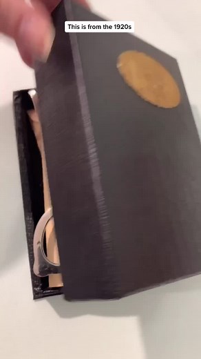 The tweaker #fyp #vintage #vintagecollection #collection #20s #mua #beauty #makeup #makeupartist #goodmemories #dontbesurprised #busythinkingabout
