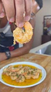 Garlic Butter Shrimp! Quick and easy Appetizer or toss is some pasta for a shrimp Scampi #shrimp