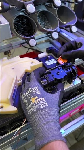 Découvrez comment le nouvel attacheur F3X prend vie dans nos ateliers ! 🎥