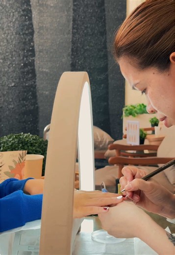 Winter Nails Inspirations for a Cozy Look