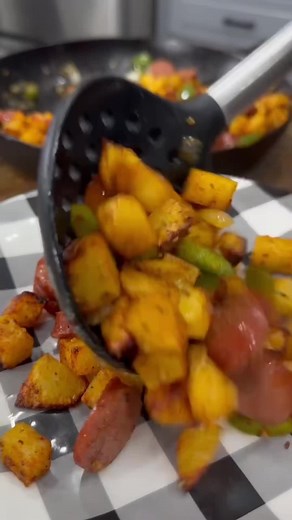 Delicious Kielbasa and Potato Skillet Dinner Recipe