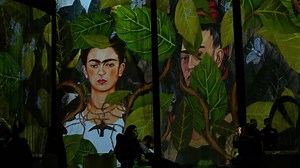 La obra de Frida Kahlo brilla con una exposición multisensorial