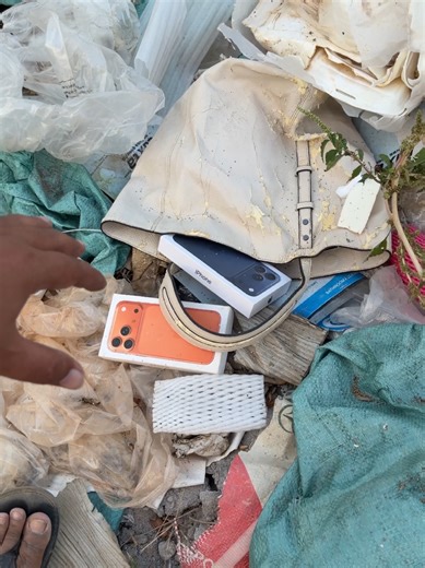 Discovering iPhones in the Trash: A Surprising Find