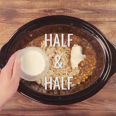 Don't turn on your oven in the summer heat, make this family favorite completely in your slow cooker! Get the recipe HERE ===> http://www.thechunkychef.com/slow-cooker-creamy-white-chicken-chili/ | The Chunky Chef