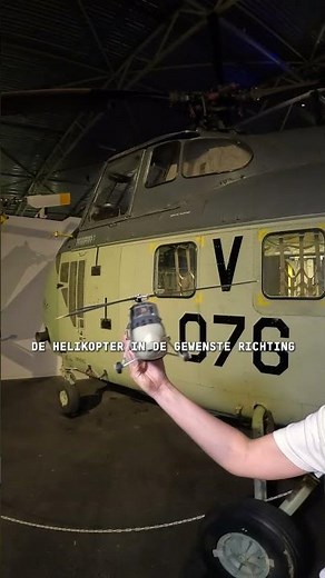 Hoe kan een helikopter stil in de lucht hangen, achteruit vliegen én zijwaarts bewegen? #helikopter