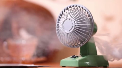 Sourcingbay 4 Inch Retro Desk Fan - USB/Battery Powered, 2-Speed Continuous Oscillation, Mini Cooling Fan for Home Office Bedroom | White/Blue Vintage Design, Gift Ready