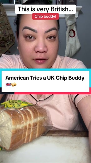 UK friends said if I liked curry chips, I had to try a chip buddy 👀 @janinekxx #ChipBuddy #UKFood #AmericanTries #FoodTok #BritishFood