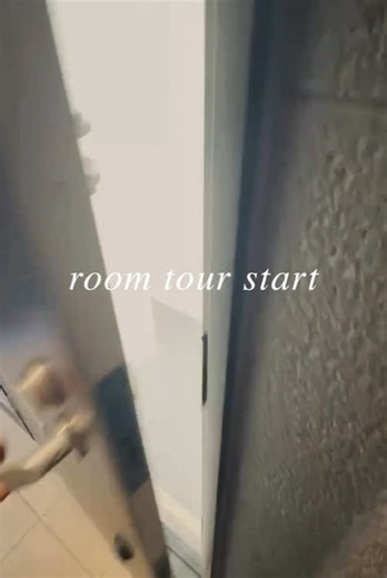 詳しくは前回の投稿をチェック！ 山陽電鉄本線 西新町駅 徒歩5分 JR山陽本線・山陽電鉄 明石駅 徒歩15分 ＊家賃6.6万円＋共益費5,000円 ＊敷金・礼金なし ＊1DK／27.6㎡ ＊2025年9月完成 ＊耐火構造（界壁が厚く、生活音が気になりにくい） ＊インターネット無料（高速IPv6対応・モデム不要） ＊IHキッチン ＊バルコニー付き ＊ペット飼育可（2匹まで／1匹3,000円） 生活環境も◎ ・セブンイレブン 徒歩約5分 ・明石郵便局 徒歩約7分 是非お問合せください⋆⑅.....*。 お問い合わせは下記公式LINEまで https://line.me/R/ti/p/@032jbxfh #物件紹介#賃貸#不動産#西新町駅#明石駅