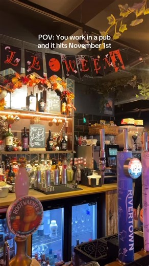 The Cambridge Tap on Instagram: "🎄🍻MARIAH CAREY IS OFFICIALLY DEFROSTING! 🍻🎄 Christmas is just 8 weeks away and Team Tap can not wait to celebrate with you!! 🍾 🍾PRIVATE HIRE SPACE 🍹FESTIVE COCKTAILS 🎅🏼FESTIVE MENU 🎄XMAS BUFFET MENU 🎤FESTIVE KARAOKE 🎸LIVE MUSIC We have so much for you to enjoy over this festive period! Keep an eye on our socials for more! 🎷🎄 For private hire enquires: 📞+44 1223 679349 📧Cambridgetap@mcmullens.co.uk Or pop in and speak to one of our friendly team me