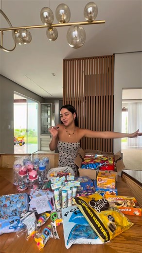 Nicole Aguiar on Instagram: "Comenta “eu quero” pra receber link de tudo 🤍 o tema mais óbvio do mundo kkkkk"