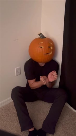 JAX | Oh no Mr kidnapper please don’t hurt me!!!! #cosplay #bangincosplay #halloween #pumkincarving #pumkin #jackolantern #pumkinhead #spooky... | Instagram