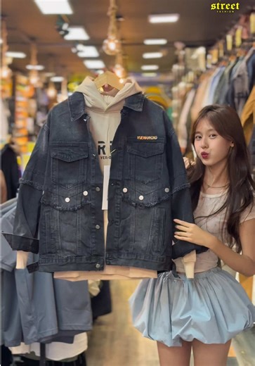 Stylish Black Jean Jackets for Street Fashion