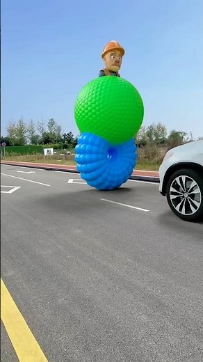 How about the design of lifting a car to pass obstacles without worrying about traffic jams? Douyin