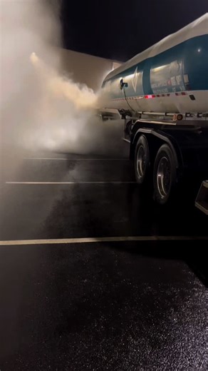 🚒 Anhydrous Ammonia Leak We’re sharing this video now because it was just recently sent to us. Although the incident occurred on November 12, 2025, we received the footage only a couple of days ago and still wanted to make it available. This video shows the anhydrous ammonia leak in Weatherford, Oklahoma, where OKCFD was called to assist the Weatherford Fire Department with the hazardous materials response. #stayback #danger #hazardousmaterials | Oklahoma City Fire Department