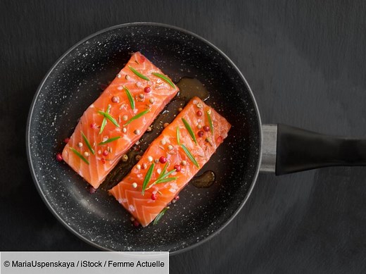 3 astuces pour réussir la cuisson du saumon à la poêle (  comment le cuire sans matière grasse)