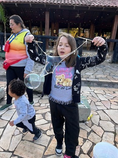Bolha de sabão gigante! #recreacaoinfantil #bolhadesabao #viagememfamilia | Hotel Sete Lagos | Facebook