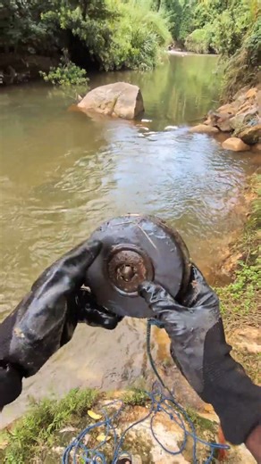 I Tried Magnet Fishing with a 400 POUND Magnet… INSANE Finds! 😱🧲#magnetfishing#magnetism #magnet