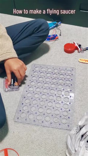 Electronic Snap Circuit Project #flyingsaucer #snap circuit #electronic #experiment #beginner #kids #project #build #son