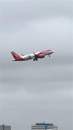 Easyjet Airbus A320 NEO Take Off Schipol Amsterdam #planeshorts #aviationshorts #schiphol