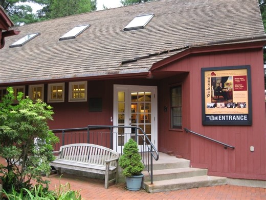 Webster House's 'Holiday Market' Offers Unique Shopping Options