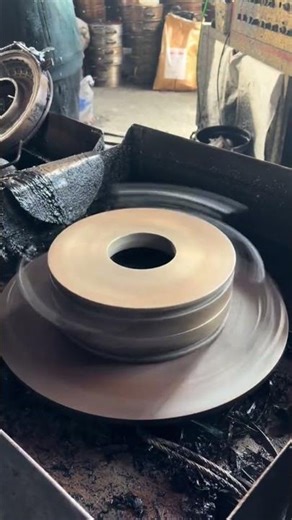 A Key Step in Tire Manufacturing: Molding and Forming the Rubber Structure