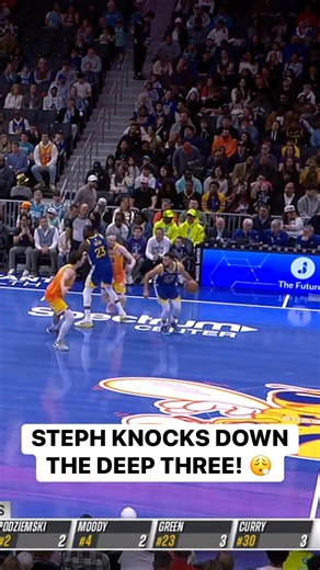 Steph Curry cashes the deep three through contact for the 4-point play 👏 GSW-CHA • NBA TV Tap to watch ➡️ https://www.nba.com/how-to-watch-game-redirect/0022500462?partnerRef=NBA&platform=Facebook&surface=Post | NBA
