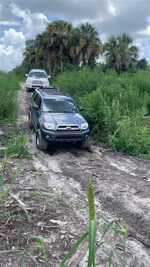 Lifted V6 4Runner vs. Stock V8 4Runner #toyota #jdm #cars #fast #offroad #japan #usa #viral #cartok