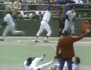 ⚾️On October 8, 1977 in a pivotal Game 4 of the ALCS, the Yankees Graig Nettles barrels over Frank White at 2nd base to breakup a double play on a Thurman Munson RBI single. New York would go on to beat the Royals 6-4 to force a Game 5.⚾️ #Puff | Davenport Sports Network
