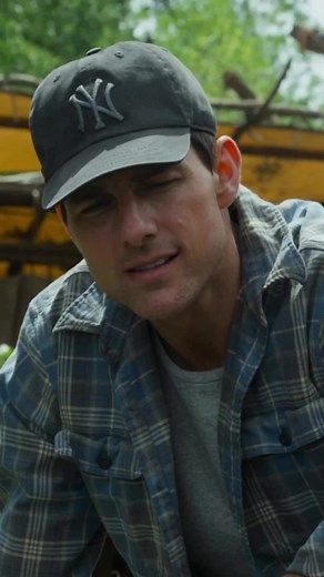 Oblivion Movie Clips Featuring Tom Cruise