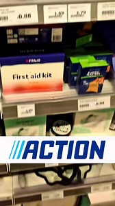 This 40-piece first aid kit from Action is a practical and budget-friendly essential for everyday life. It includes a variety of basic first aid items such as bandages, plasters, scissors, fixing bandages, tweezers and instant ice, making it useful for small accidents and emergencies.Perfect for:✔ car emergency kit✔ travel and holidays✔ camping & outdoor activities✔ home and family useCompact, lightweight and easy to store, this kit is great to keep in your car, suitcase or backpack.📍 Bought at