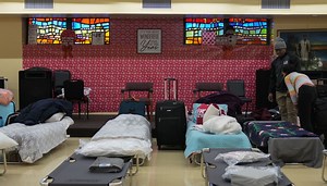 Amid city delays, state pitching in additional $2M to feed migrants