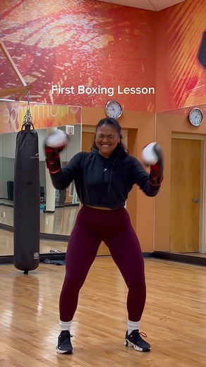 Soon enough my French will be as quick as these hands 🥊😮‍💨😅 #boxing #firsttime #gymtok