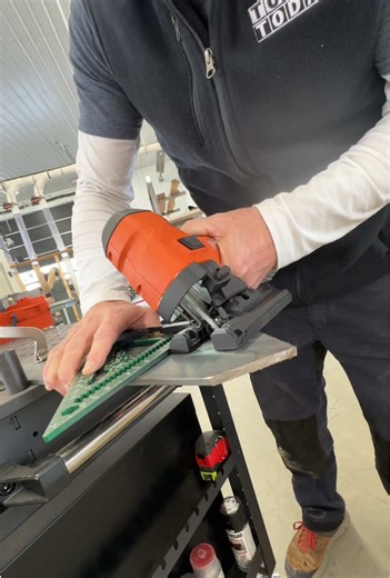 This is the Fein F-Iron Jig saw 26 from @Toolstoday and in addition to being an awesome German made jig saw you can also tilt the base to cut angles