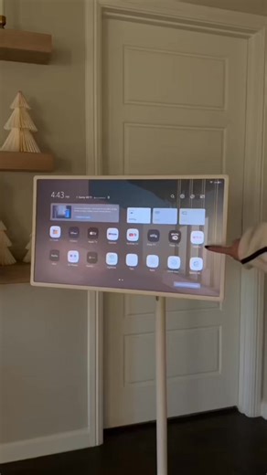 StreamSmile.com on Instagram: "Level up your home tech with the screen that does double duty! 🤯 You get a 32-inch Smart TV AND a massive touchscreen tablet all rolled into one stylish, portable device. Tired of having a screen stuck on the wall? This effortlessly rolls into any room, swivels from vertical (perfect for scrolling recipes! 👩‍🍳) to horizontal, and runs on a 6-hour battery for completely wireless freedom. You'll love having this level of flexibility in your sp