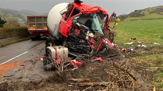 Calor Gas lorry in three-vehicle "pile-up" near Machynlleth
