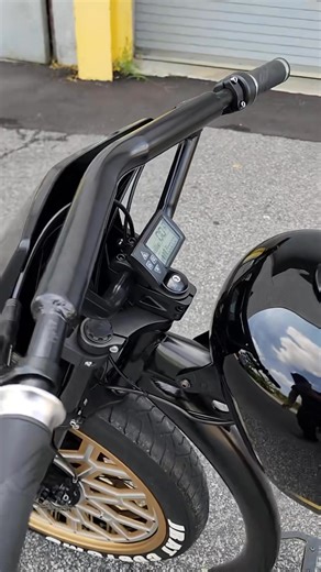 Check the spinner 😎 #jrat #customs #electric #bikes #bicycle #jratcustomshop #ebikes #art #bikeshop #bike #electric | Jrat Custom Electric Bike