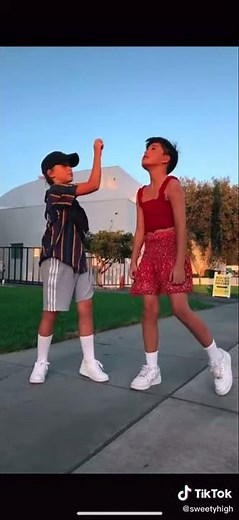 Lilliana ketchman TikTok with Madison 💞