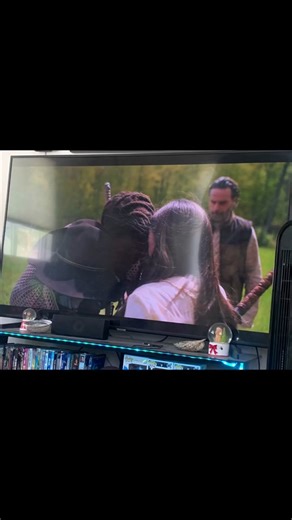 Rick is reunited with his family and meets his son Rj for the forst time 🥹❤️😭 #fyp #thewalkingdead #rickandmichonne #theoneswholive #amc #lastepisode #movieclips #love #souldmate